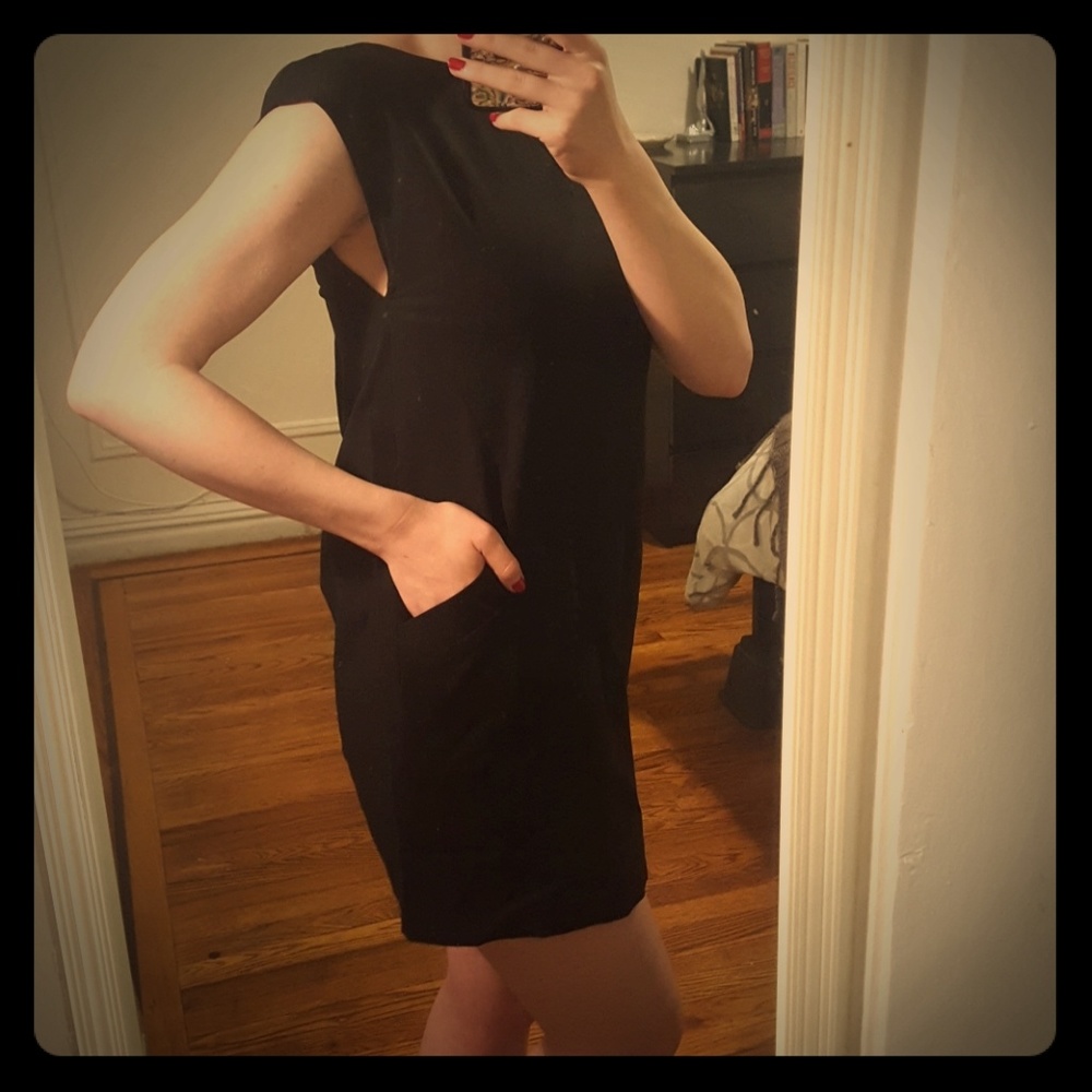 Theory sheath dress black with POCKETS!